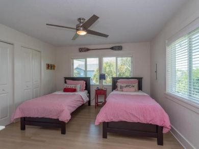 ANNA MARIA MONTHLY RENTAL ON A CANAL WITH POOL